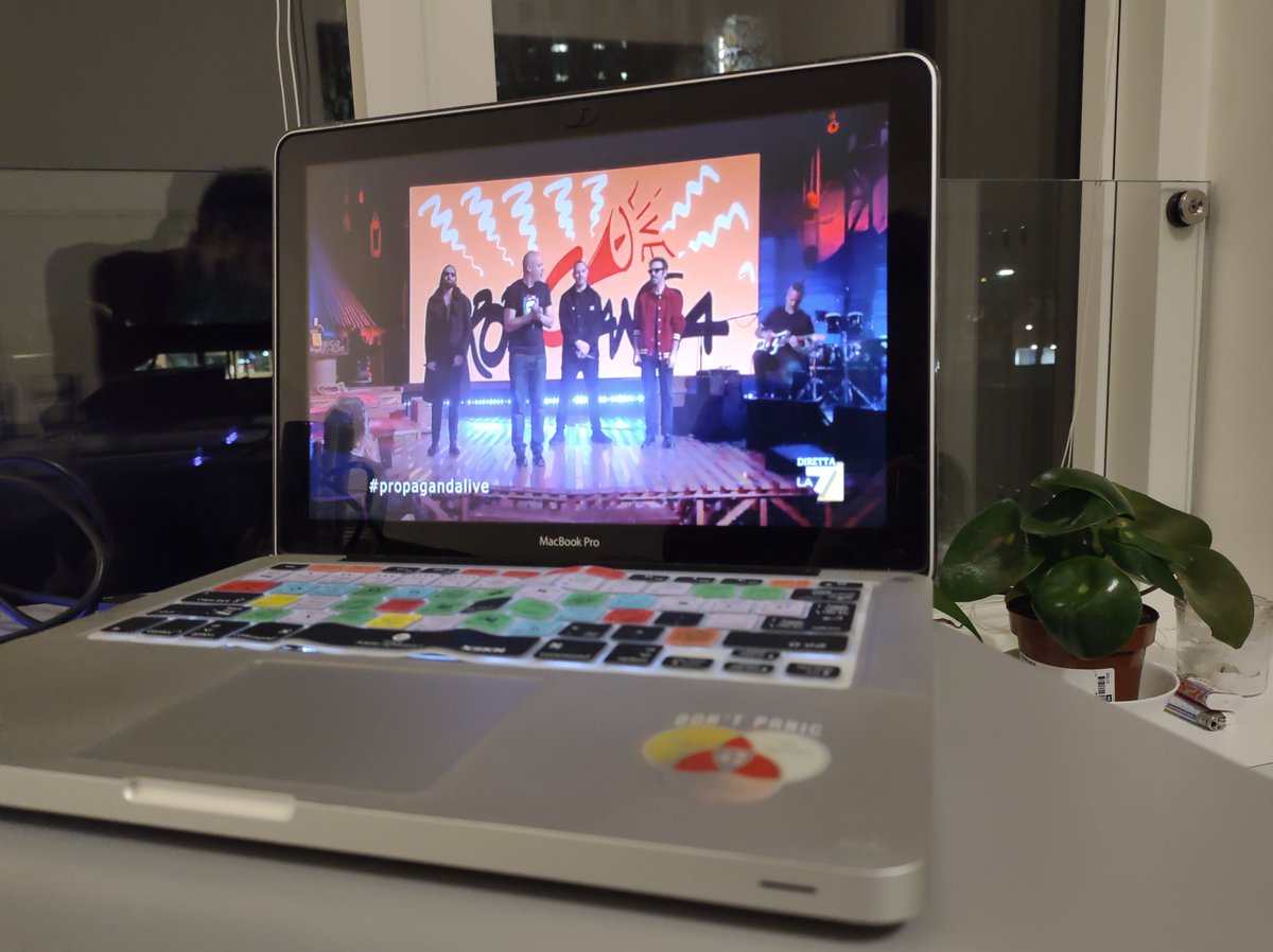 fdebbo's tweet photo. Io ci riprovo, ma pare che se cerco di entrare in #var con un tweet, voi non fate la var!
Dalla Danimarca, per ora!
@welikeduel #propagandalive https://t.co/pm6Kx0eweG