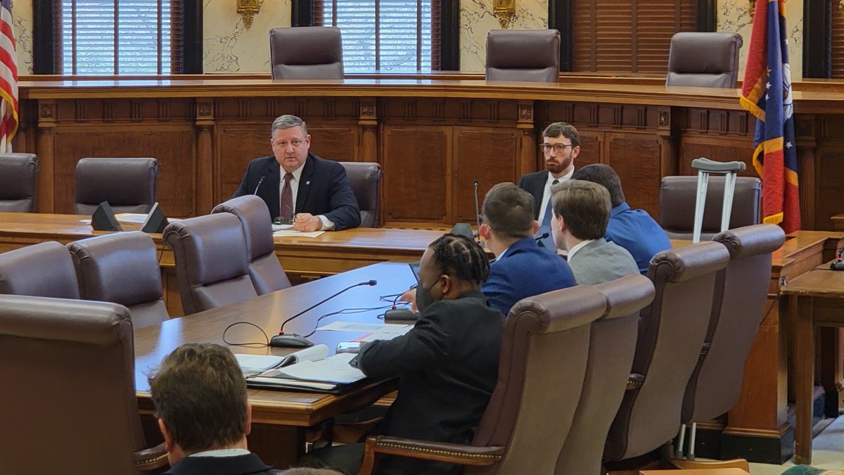 ErikLOlsen1's tweet photo. #CommonGroundFound in Mississippi. Members of the House and Senate have signed a bill - that both chambers support - which hopes to instate an overdue pay raise for educators > https://t.co/3uUjs0hvJI https://t.co/96xNki9Yzp