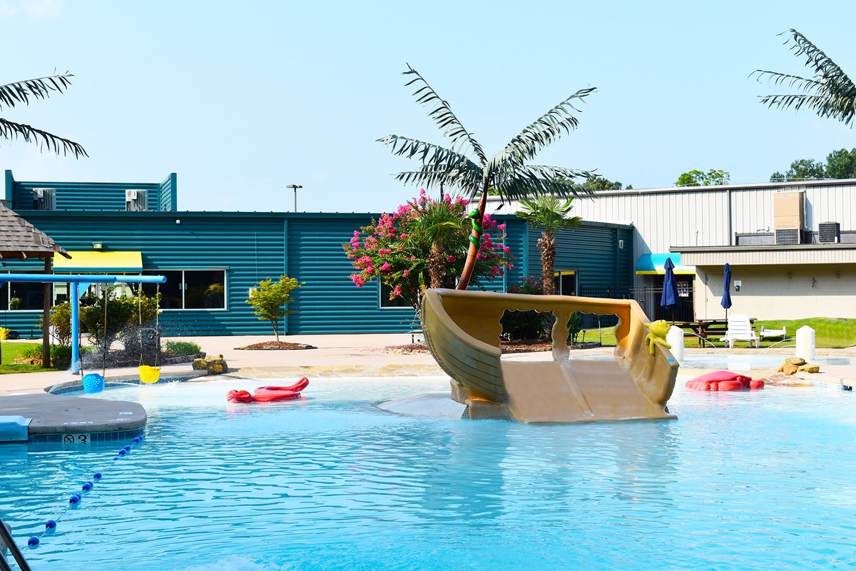 txkplex's tweet image. Are you ready to soak up the sun by the #pool and enjoy the smell of fresh sunscreen and chlorine?

POOL SEASON IS JUST AROUND THE CORNER 🎉🎉

#gym #texarkana #swim #party