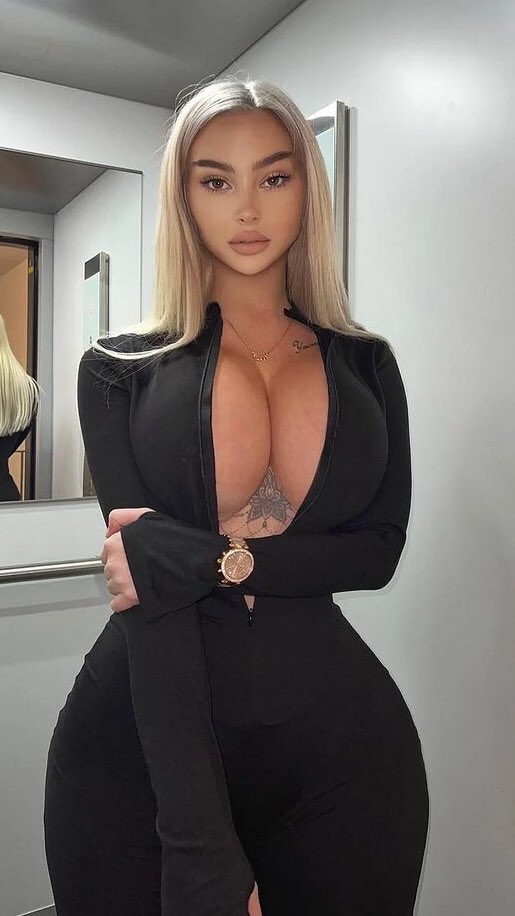 ThiccPrncess's tweet photo. My tits and ass seem to be getting bigger! This pregnancy is definitely doing my body good!💋 https://t.co/OAGQdVZspZ