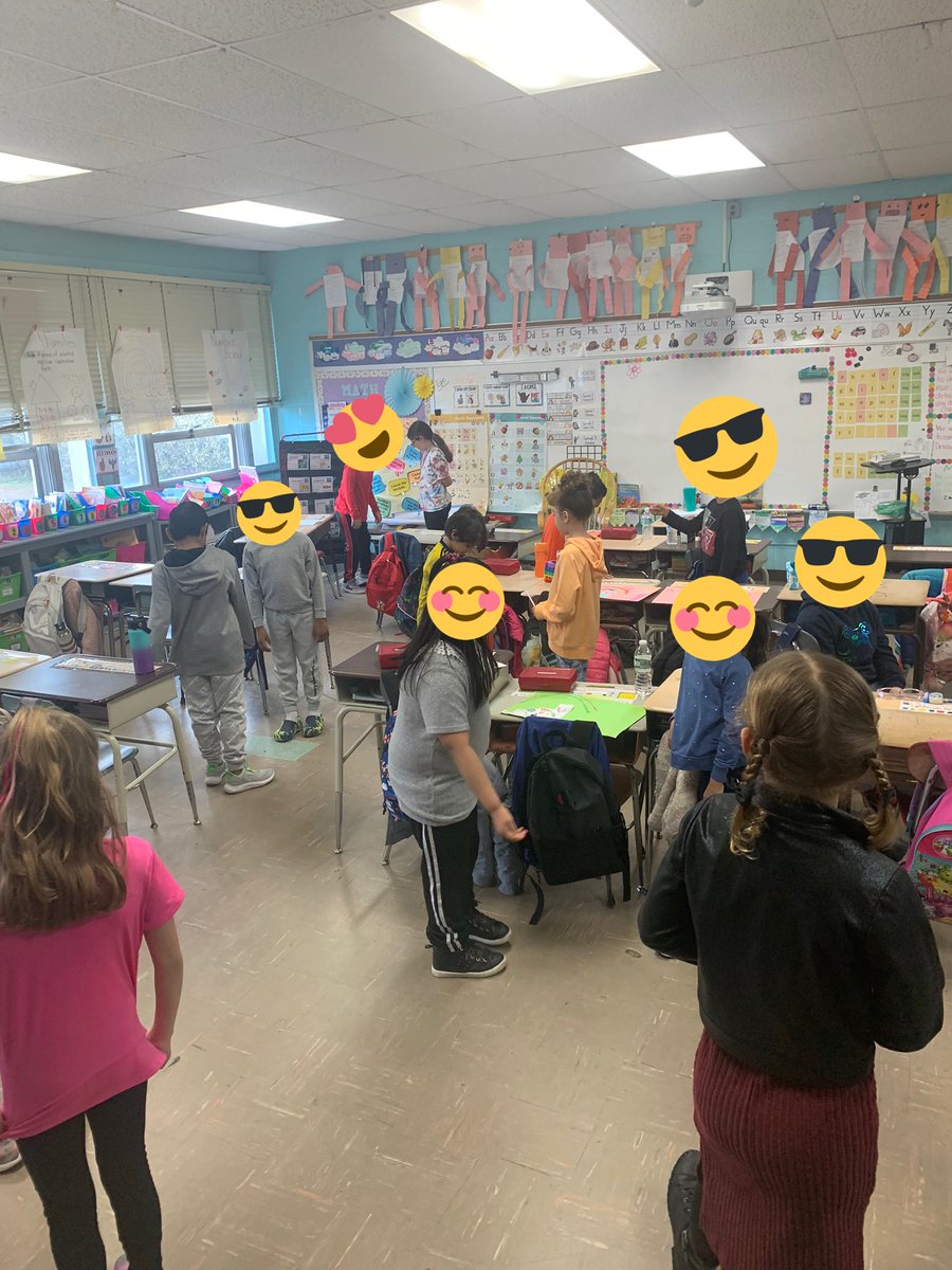7Melinda7's tweet photo. Today was Compliment Friday!
We used our equity sticks and met up with that partner to give each other a compliment in our Morning Meeting at the start of our day! #compliments #Fridaycompliments #spreadcompliments https://t.co/9LrKXb2VzY