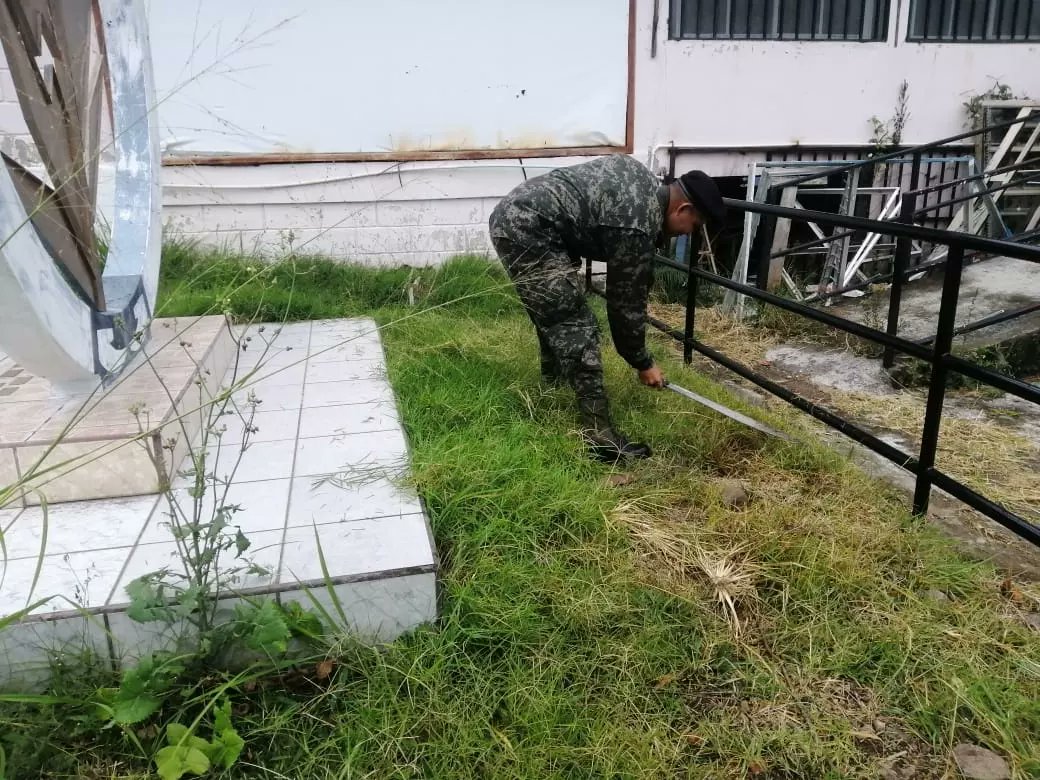 FFAAHN's tweet photo. Con el don de servicio que caracteriza a los miembros del #Ejército de Honduras, este día la Escuela de Suboficiales del #Ejército #ESOE materializaron una proyección social en el hogar de niños Bencaleth ubicada en la colonia Cerro Grande de Comayagüela. https://t.co/wmOaREnLFa