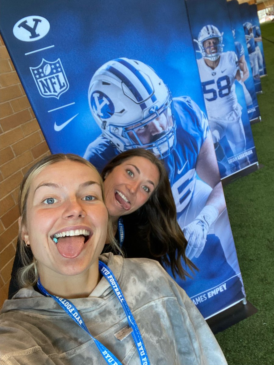 The Empey sisters supporting their big bro <a href="/JEmpey66/">James Empey</a> at #ProDay2022  🤪💙