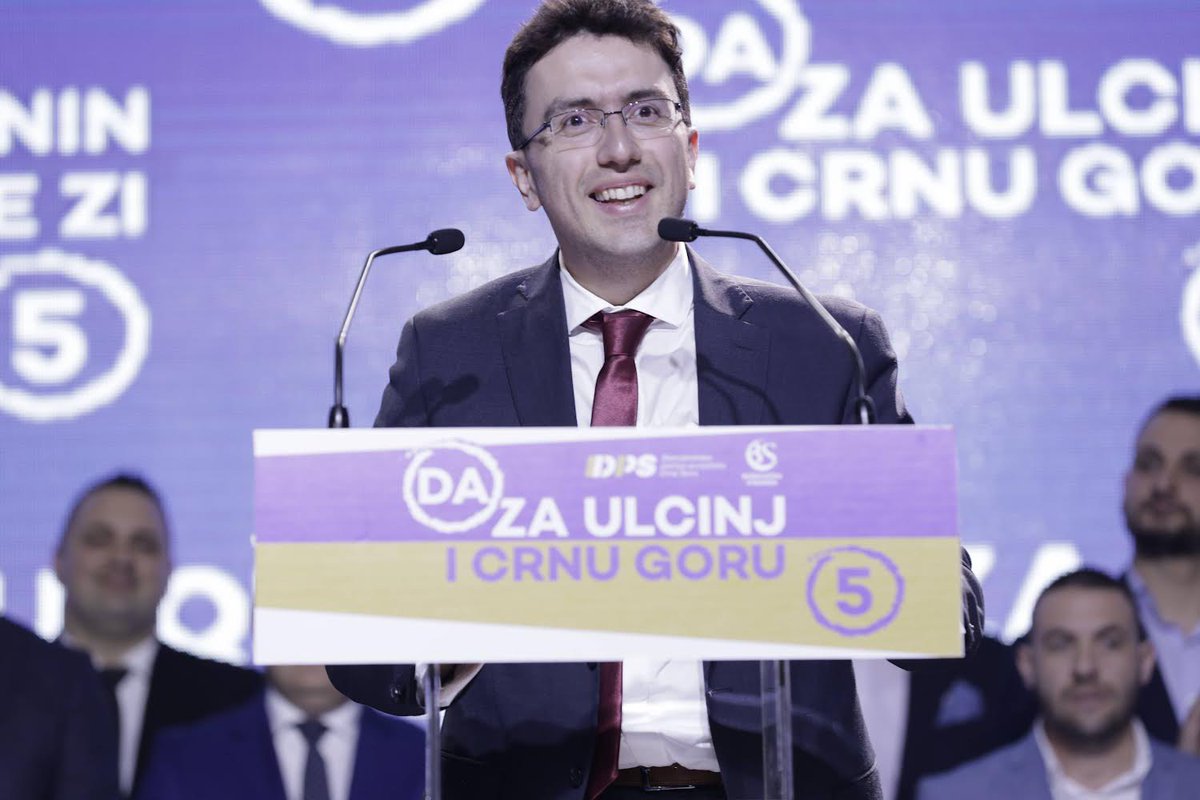 DPSCrneGore's tweet photo. … 📃 liste #DAZaUlcinjICrnuGoru istakao je da se 2️⃣7️⃣. marta u #Ulcinj nastavlja borba za građansku državu, multietničku demokratiju, evropsku perspektivu razvoja i ekonomski rast i razvoj #Ulcinja i #CrnaGora🇲🇪 u cjelini. ✊👏
🔗 Opširnije na: https://t.co/LXFaOqaj9x https://t.co/arR1Fi5DSJ