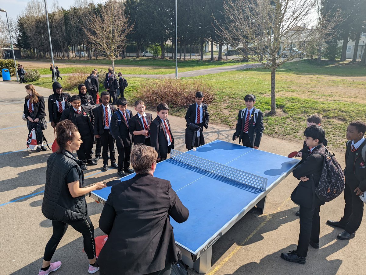 GA_FunFriday's tweet image. Mini house competition today! Staff Vs Students 🌟 Congratulations to Exeter House on their multiple wins 👏 #FunFridayChallenge #HouseComps @GloucsAcademy @GreenshawTrust