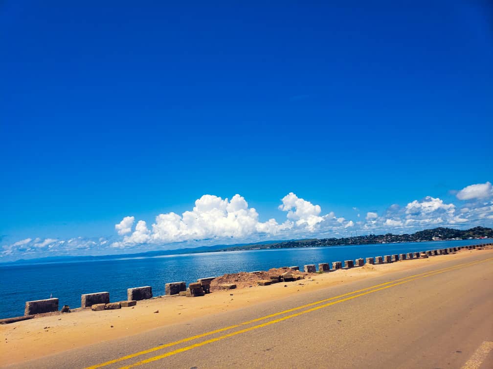 #CongoPositif!!!!! 🇨🇩

Il est temps de montrer au monde la beauté du lac Tanganyika à Kalemie, ville située au Sud-est dans la RDC.
Ne passez pas cette photos sans aimer❤️ et retweeter 🔃
📸@Jeancla41748350

#VisitCongo #VisitDRC