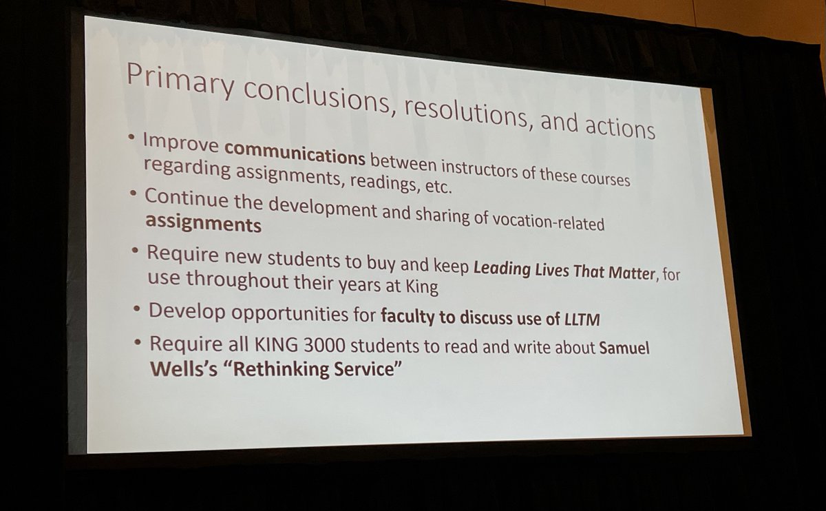 VocationMatters's tweet image. Using the Leading Lives that Matter book enabled us to expand our community of calling; students buy it in their first year and keep it through to the senior year. - Glenn E. Sanders @KingUnivBristol. #2022NetVUE #NetVUE