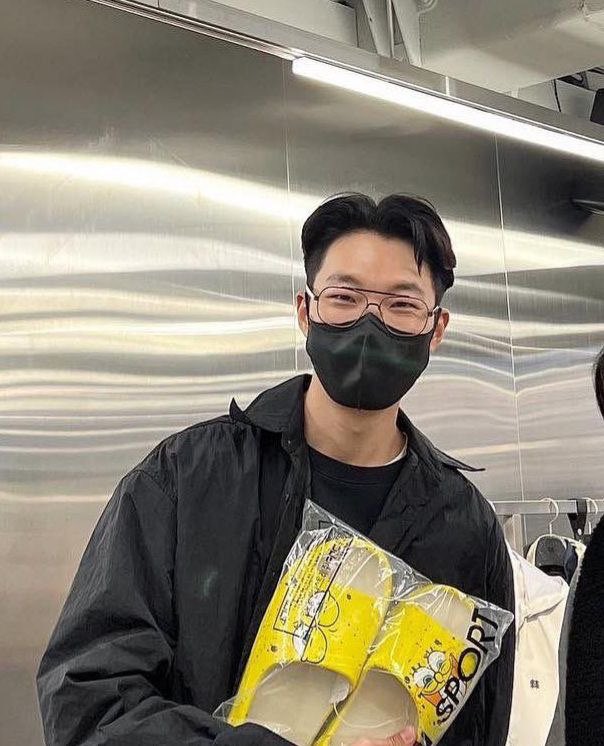 iwuvRYU3000's tweet photo. Pogi 😭 https://t.co/ByRJb2223Y
