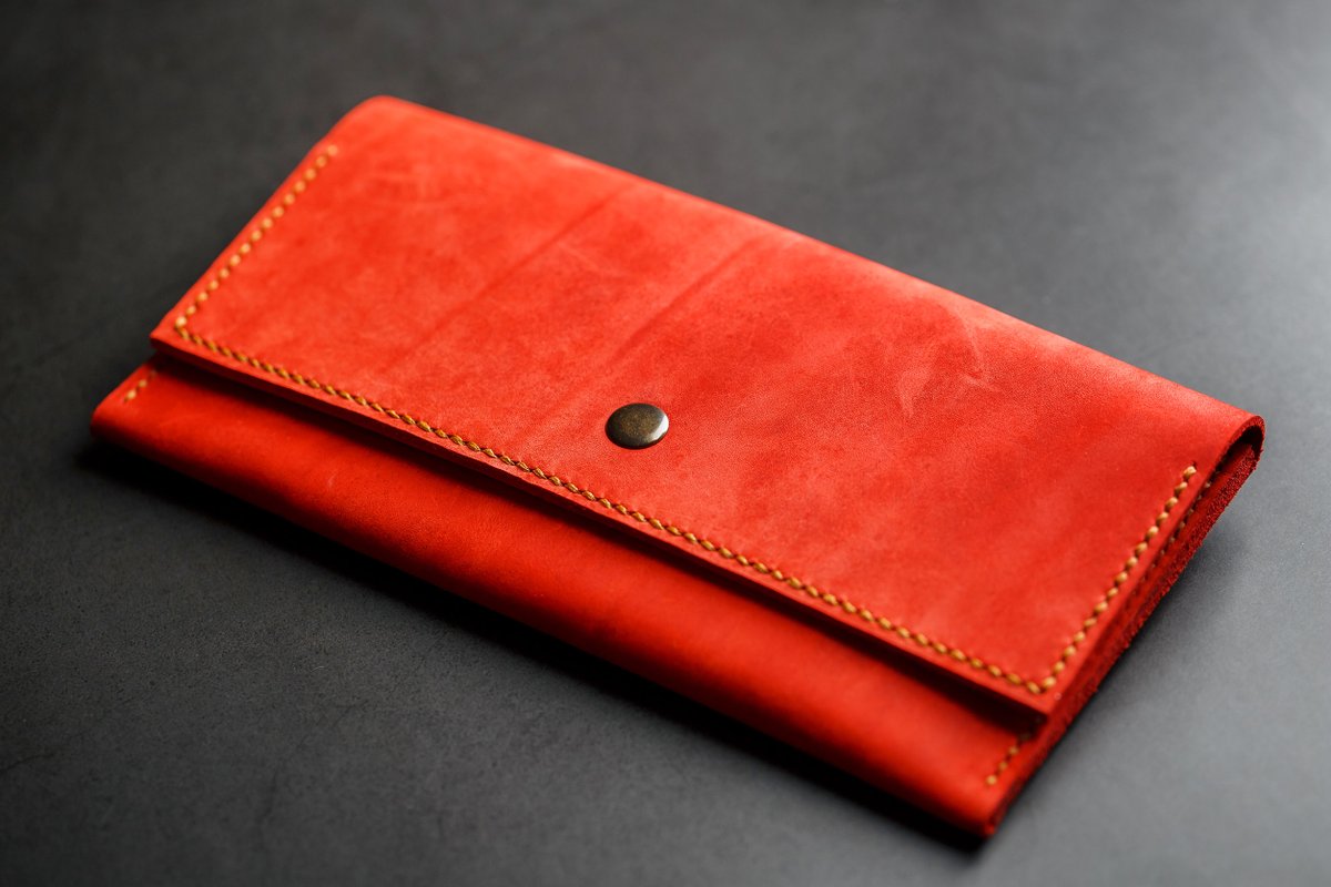 LeatherSchoolCh's tweet photo. Only 2 spots left! Our Fine Wallets class is coming up soon, Sunday, April 3, 10am - 3pm. Experience using the tools and techniques of fine leather work. Get a jump on a Father's Day gift, or for any special person. Register here: https://t.co/NeceFohFmN #walletmaking https://t.co/cIfaf84Fds