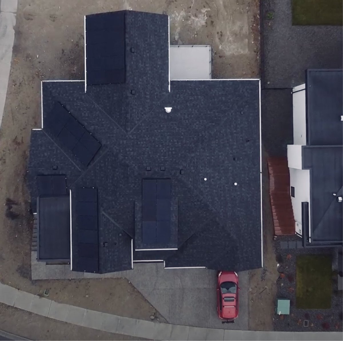 SkyFireEnergy's tweet photo. Even with the array spread out across different roof sections, you canโt even tell where the solar modules end and the roof begins! Contact us to get started on your solar project โ๏ธ
https://t.co/S9taL8Hdy4
#kelowna #okanagan #solar #bcsolar #kelownahomes #okanaganhomes #ylw https://t.co/j4hKNOuqyk