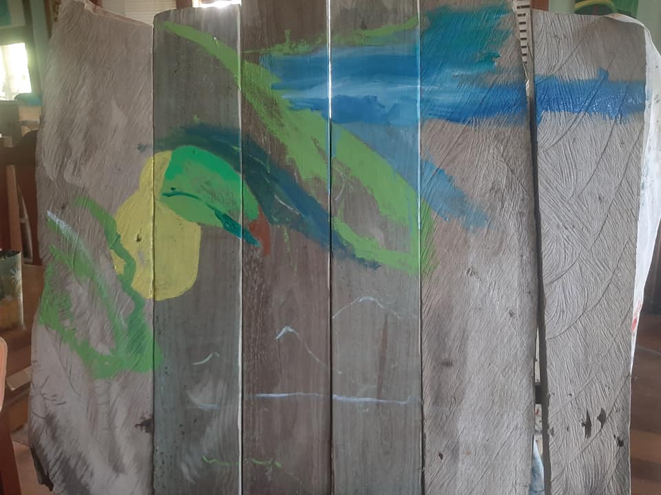 I am almost finished with my new 3'x3' driftwood painting.  My  leg is in a brace, I could me really sad, I have sad moments, but I choose to paint.
#art #ArtistOnTwitter  #illustrator #author #pb #islandartist