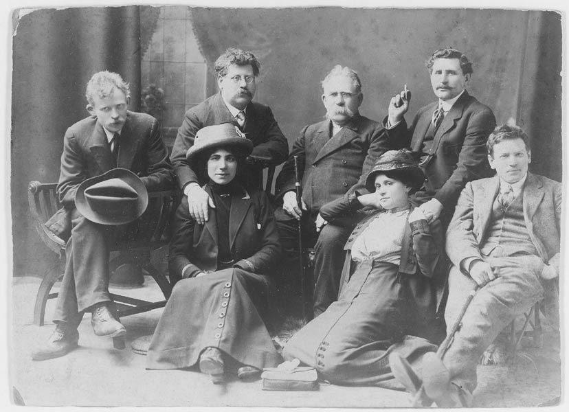 Anarquismoenpdf's tweet photo. #TalDíaComoHoy, de 1873, nace el escritor anarcosindicalista alemán Rudolf Rocker.

Obras
https://t.co/XJX4jHzja4

#AnarquismoEnPDF https://t.co/u0YUZL2hVP