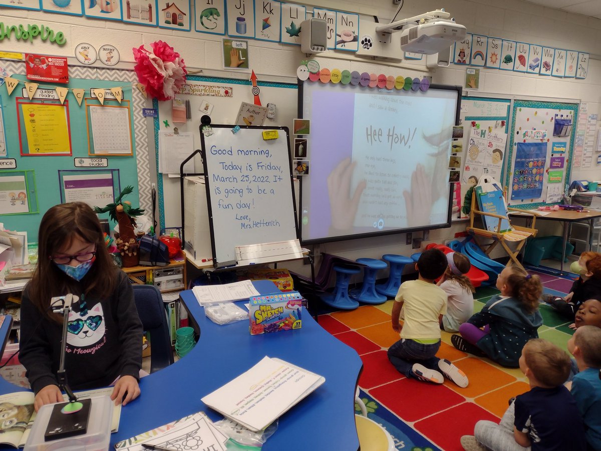 MeganHetterich's tweet photo. This former student used her Husky Bucks to come read to my class. She did an amazing job reading The Wonky Donkey! π€ #springrunfun #springrunstrong https://t.co/1Ts9qRHiJs