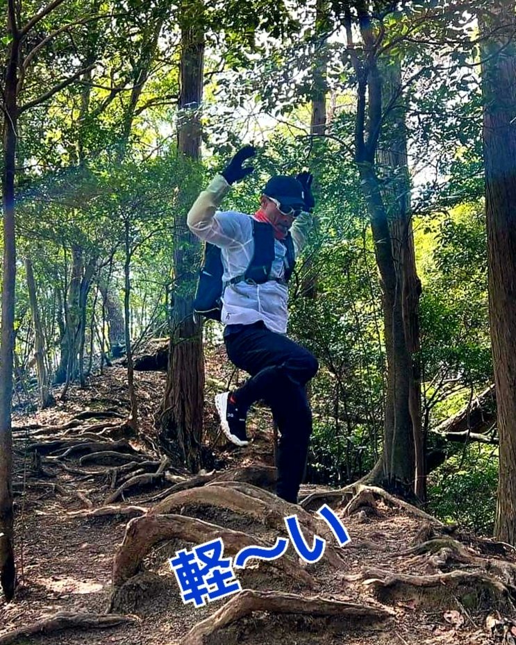 kimukatsu_coach's tweet photo. とにかく軽いZero Jacket✨
ビニ��ル袋み��いな軽量感だよ‼️
#zerojacket #onrunning #ontrail #OnFriends #trailrunning https://t.co/4x9OoJ5oNa