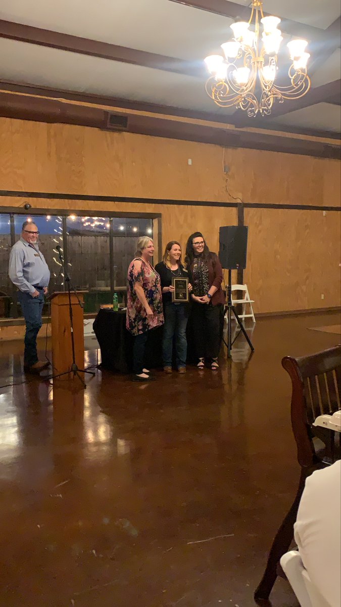 LegendBank's tweet photo. Congrats to Lauren Bomar at our Whitesboro location. She was named Citizen of the Year by the Whitesboro Chamber. Wow! She was recognized for standing out in the community by doing whatever is needed to help others! We are so very happy for her and so very proud! https://t.co/7pKcEsCY1D