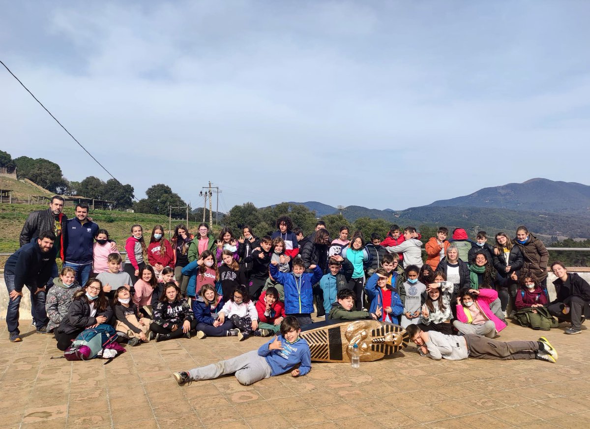 angelsmdc's tweet photo. Uns dies on hem compartit experiències. Convivències 5è #escolamdcprat #aula2 #canclarens https://t.co/sJHd5ryFe4