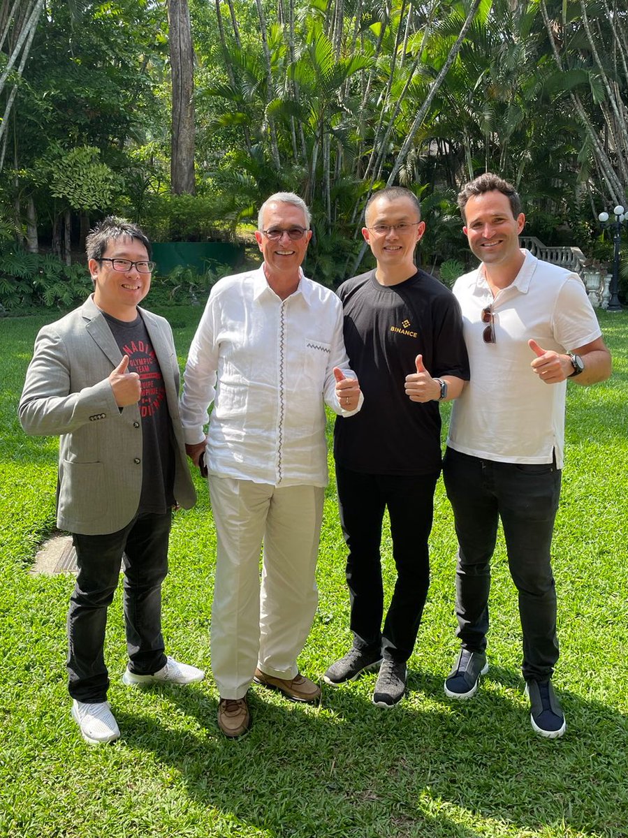 BitcoinMagazine's tweet photo. 🇲🇽 Mexico's third richest man with the CEO of the worlds biggest exchange discussing #Bitcoin in El Salvador 🇸🇻 https://t.co/LrYUlSh9dw