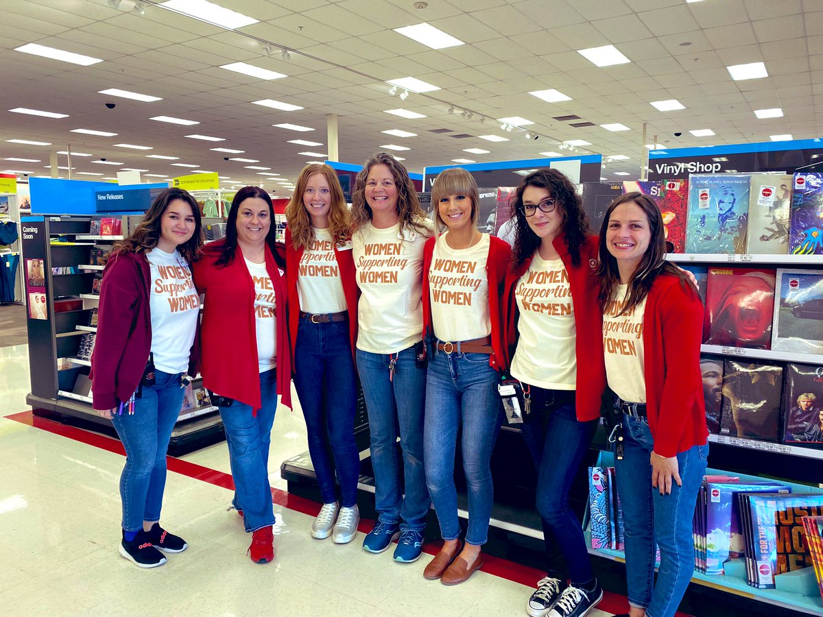 VGensicke's tweet photo. Celebrating the last Friday of Women’s History month with the most supportive leaders!! 🎯💓 https://t.co/4CtKvubCtk