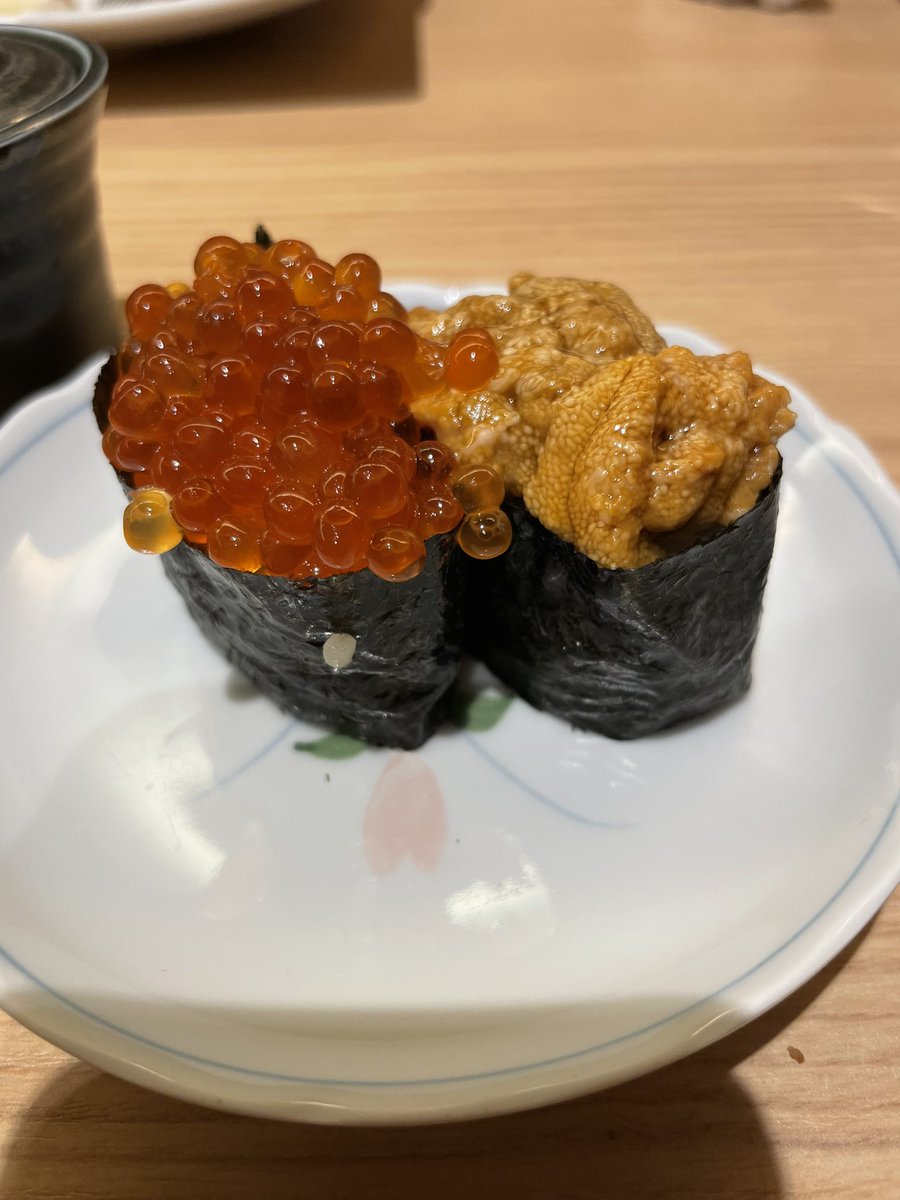 おはようございます♫管理職飲み会が昨晩ありまして、副部長が面白すぎて飲ませまくってたら焼酎ボトル2本1人で空けてた🤣 アメフト出身恐るべし😂😂 副部長の奥様から5分おきに電話来てたし🤣🤣🤣