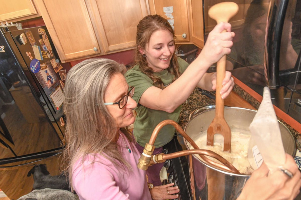 HomebrewAssoc's tweet photo. #HomebrewCon brings together the best minds in the homebrewing and gathers the brewing community to talk about all things beer. We've curated a list of 5 technique-themed Homebrew Con sessions for you to enjoy! Join us June 23-25, register now. https://t.co/76KLXvqIVV https://t.co/pwu9MVDNXk