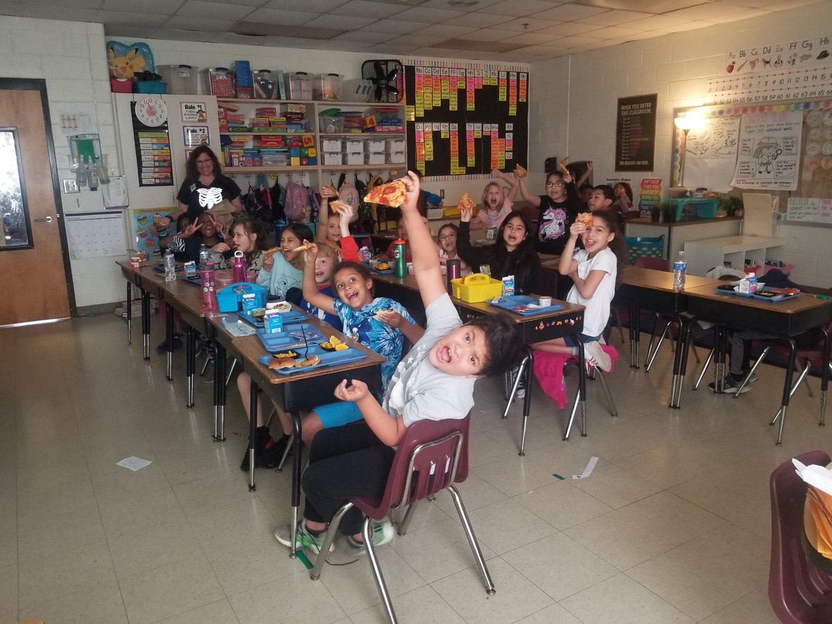 Jenn Straw tweet media