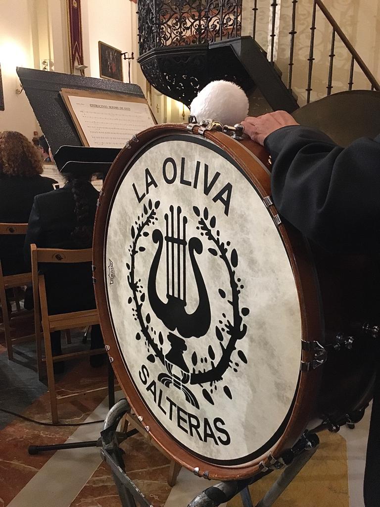 HdadCachorro's tweet photo. Imágenes del Concierto que nuestra querida @OlivaSalteras está ofreciendo esta noche en la Basílica. #CuaresmaEnElCachorro #Cachorro22 https://t.co/iShKKOrvcn