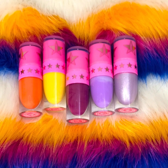 jazeHairExtend's tweet photo. So good I had to share! Check out all the items I'm loving on @Poshmarkapp from @art_serpent #poshmark #fashion #style #shopmycloset #toofaced #jeffreestar: https://t.co/6NqAGFKIlY https://t.co/EpqH2NCSPs