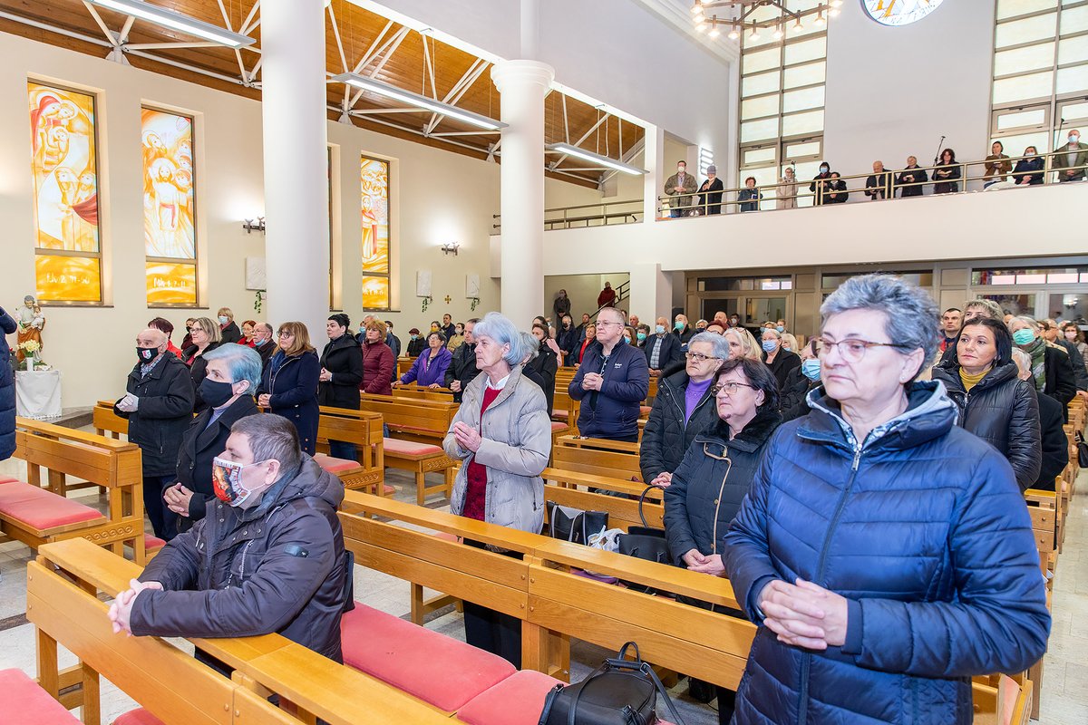 Na svetkovinu Blagovijesti, u petak 25. ožujka sisački biskup Vlado Košić pridružio se biskupima cijeloga svijeta koji su se na poziv <a href="/Pontifex/">Pope Leo XIV</a>  udružili u molitvi za mir u svijetu i posvetili Rusiju i Ukrajinu Bezgrješnomu Srcu Marijine. tinyurl.com/2p96wtf3