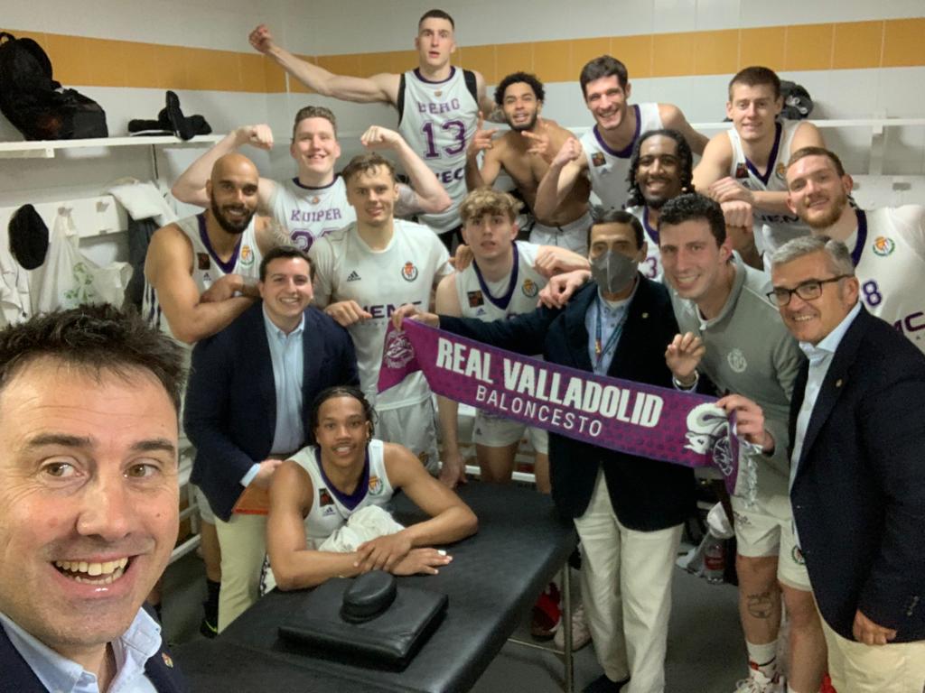 💜1⃣1⃣ ¡Y ya van ONCE VICTORIAS esta temporada! ¡Seguimos!

<a href="/UEMC/">UEMC</a> #PucelaBasket