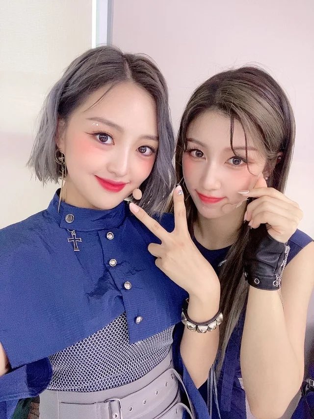 diaxpixy's tweet photo. happy ella day!! ๐ wishing you all the happiness & health, letโs stay together for a long time~
ํฝ์์ ์ฌ๋ํ๋ ๋ฆฌ๋ ์์ผ์ถ์นดํด์ฌ~~ ๊ฑด๊ฐํ๊ณ ์ข์ ์ผ๋ง ๊ฐ๋ํ๊ธธ ๋ฐ๋ผ์ โค๏ธ ์ฐ๋ฆฌ ์ค๋์ค๋ ํ๊ปํ์โฃ๏ธ
#Happy_Ella_Day #OurFairyLeader @official_pixy https://t.co/iqV9qjWJMK