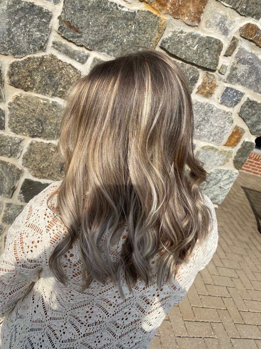 madison_rilley's tweet photo. Obsessed with my new hair tho for real https://t.co/qFqA3xm5eX