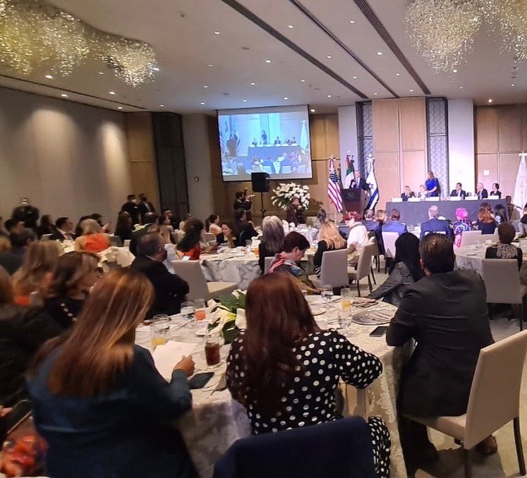 EVerastegui's tweet photo. #DesayunoNacionaldeOración Cuando las voces se unen por el bien, la prosperidad y el futuro de México, muchas cosas buenas salen de allí. Gracias, Claudia Iriarte y todos los organizadores, por invitarme a pronunciar un llamado de unidad y de paz. https://t.co/KR7YRDBekR
