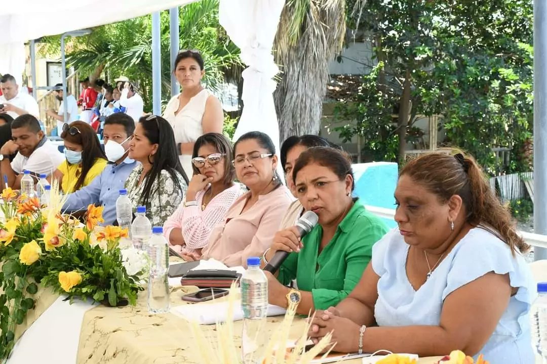ConagopareG's tweet photo. Conagopare Guayas realizó su Rendición de Cuentas 2021. El evento se desarrolló en la parroquia El Morro y estuvo presidido por la presidenta Yilda Rivera, la vicepresidenta Martha Decker, los presidentes de los GAD Parroquiales Rurales de la provincia y la comunidad. https://t.co/3WcKHKcmdw