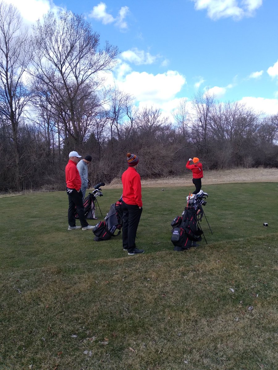 golf_storm's tweet photo. Battling the elements and getting better in the process! 🌬️🌬️ #SCGolf #WhatWind https://t.co/SkagFwYBqW