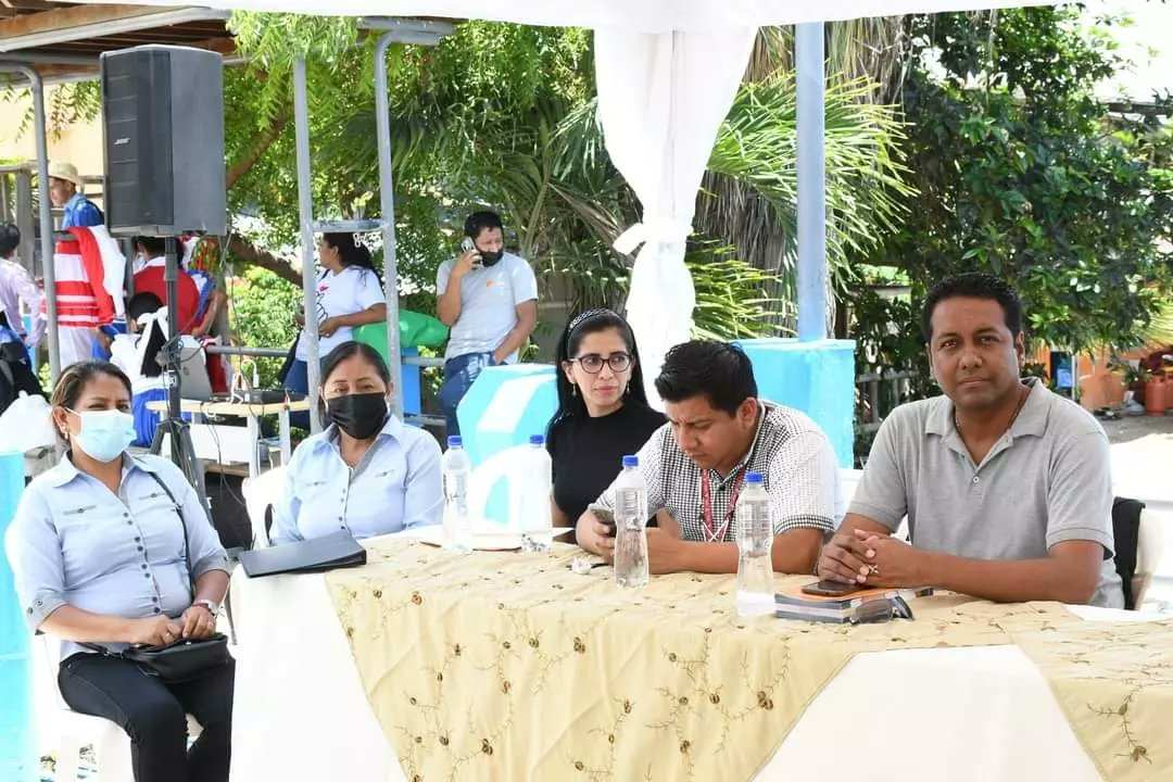 ConagopareG's tweet photo. Asistencias técnicas, elaboración de proyectos, fiscalización de obras, brigadas médicas, de vacunación, salud animal, fumigación de vectores, entrega de kit de alimentos y bioseguridad, ayudas técnicas, entre otros, fueron parte del trabajo de la institución el año pasado  y https://t.co/bV8S69qLfr