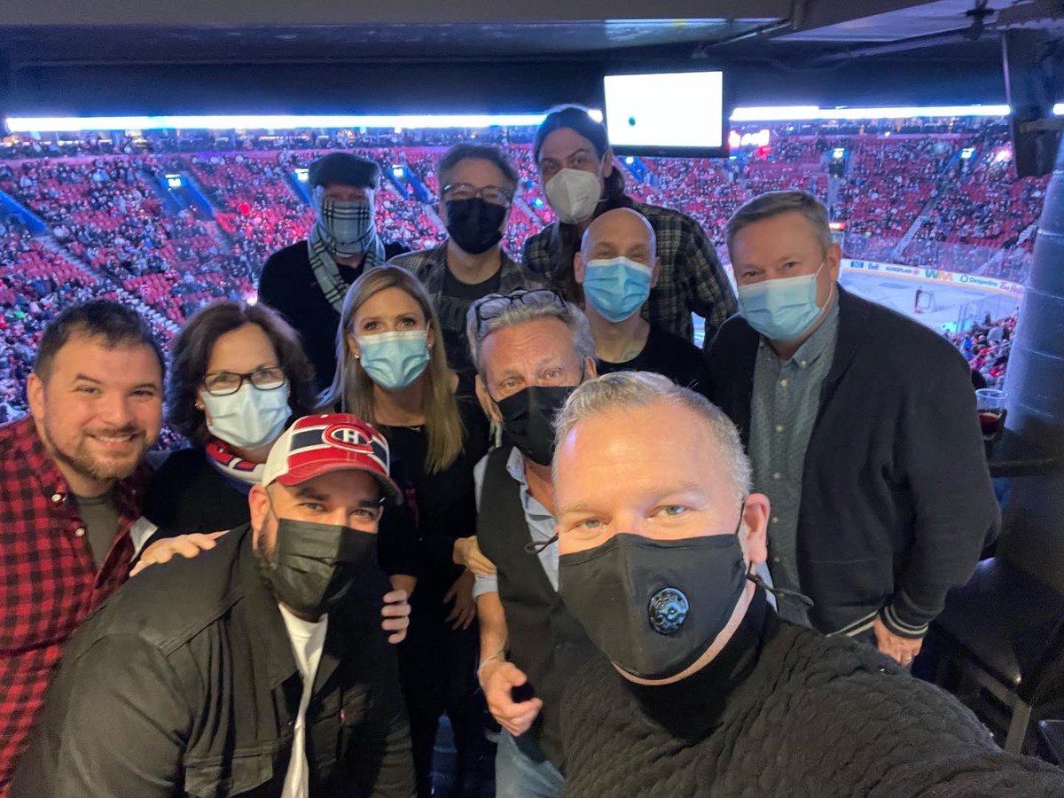 ChantalOnAir's tweet photo. First group outing with the whole @CHOM97 fam! @CanadiensMTL https://t.co/2Y1pmhVIgH