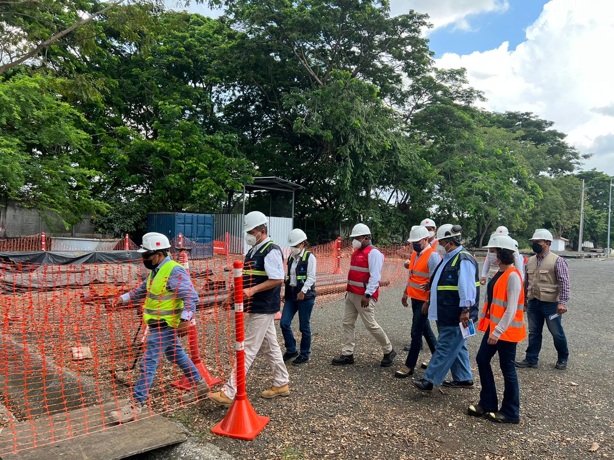 SoyJCAlvarez's tweet photo. @emapagye @BancoMundialLAC @alcaldiagye @CynthiaViteri6 El proyecto de la #RedSaica, a lo largo del río Daule implementa 7 estaciones de monitoreo remotas que permitirán a los habitantes de #Guayaquil tener abastecimiento de agua potable. El @BancoMundialLAC continuará apoyando proyectos en pro del desarrollo de #Ecuador y su gente. https://t.co/VW9KqhekvQ