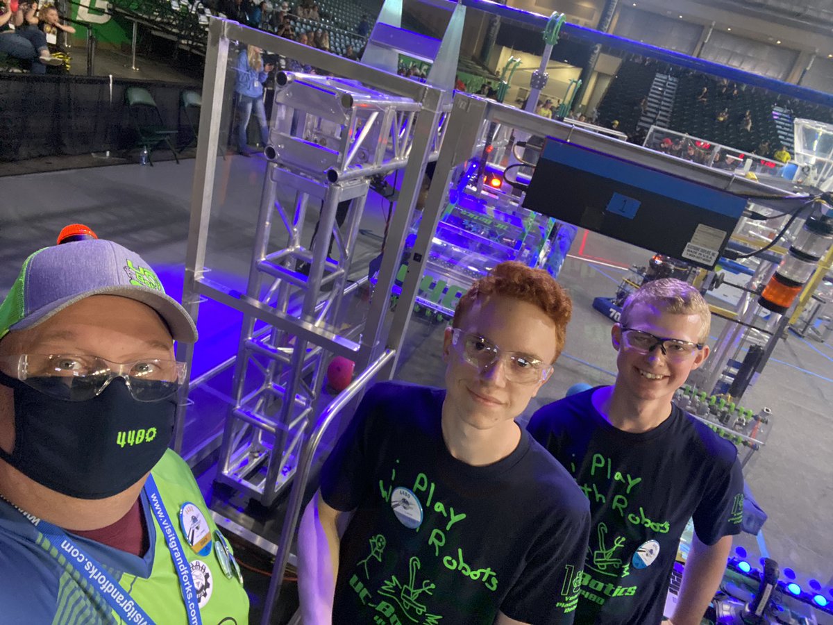 Team 4480-UC-Botics tweet media