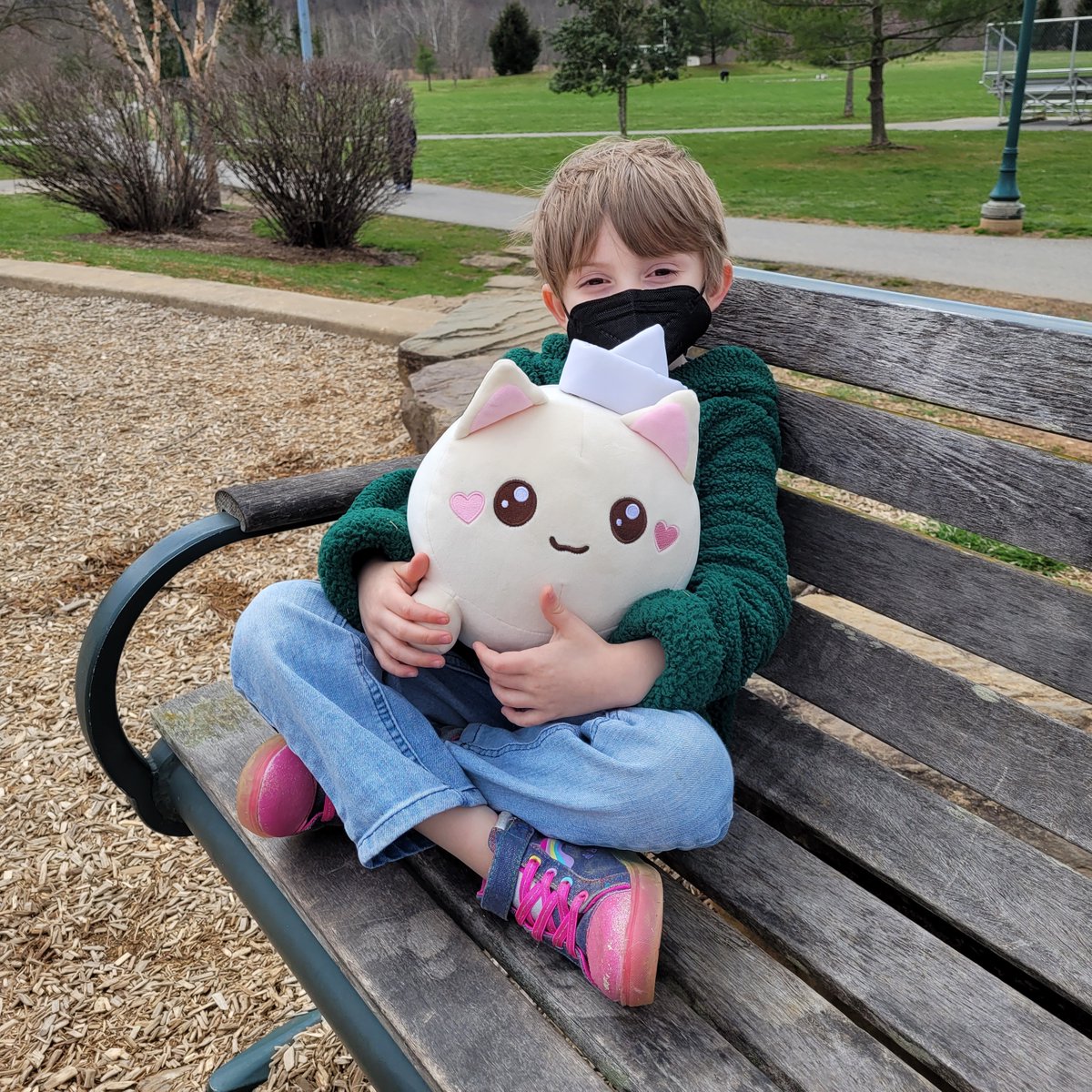 captcrabs's tweet photo. 😺IT'S LIVE!  Kickstarter for fluffy cute Buttons plushie!!  We have till April 24th to raise the funds so spread the word! ❤️❤️❤️
#vtuber #vtuberuprising #plushie #CatsOfTwitter #plushophilia #plush #kitten #pirate #chibi #anime #cute ❤️

https://t.co/W8VjC0sVVg https://t.co/3hzSvq4fow