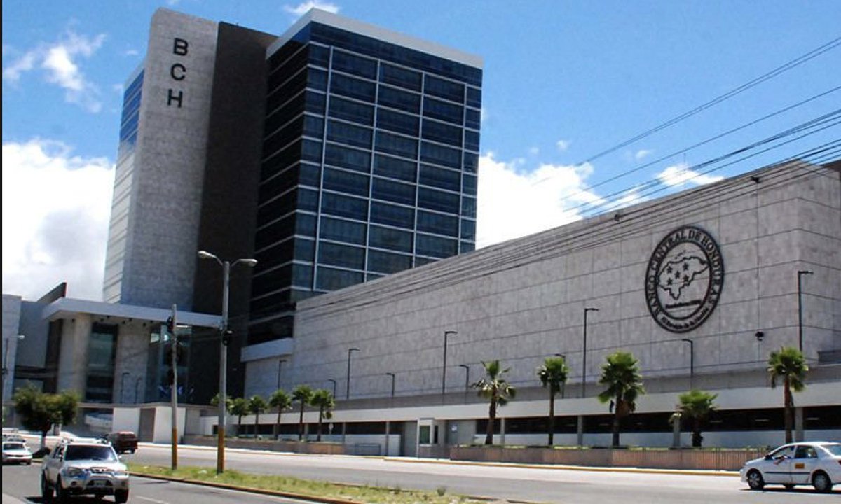 Crypto_Daily9's tweet photo. The central bank of Honduras has issued a statement clarifying that #bitcoin is not regulated as a currency in the country, shooting down social media chatter about a potential announcement that #BTC was set to become legal tender in the country. https://t.co/A5fQhAjk0W