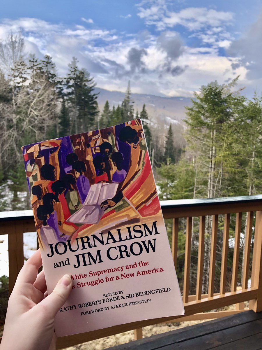 Now that we have (mostly) adjusted to daylight savings, it means there is more sunshine in our day for reading! When is your favorite time to read? 

#BookClub #Journalism #HappySpring