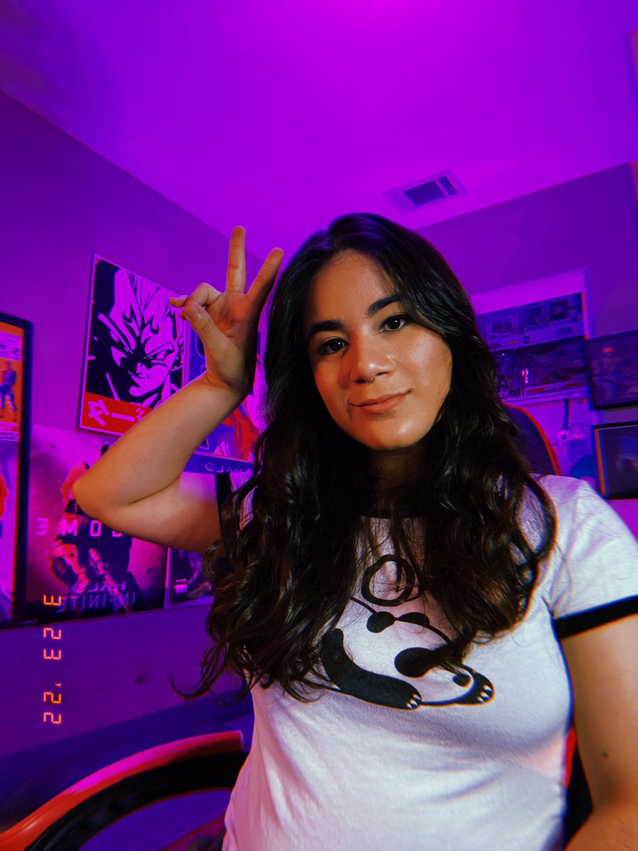 Phermata36's tweet photo. Varias porque no me decido! #goodhairday #streamer #TwitchStreamers #gaming #nope #dragonball #bulma #boricua #twitch #SupportSmallStreamers #selfie #fyp #halo https://t.co/4vnpZlzw6p
