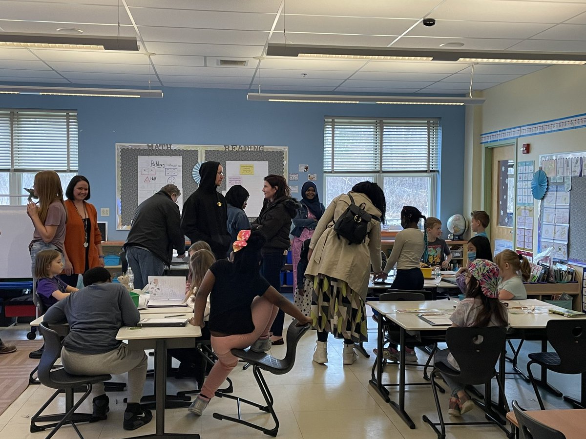 GeigerGators's tweet image. 2nd grade writing celebration!