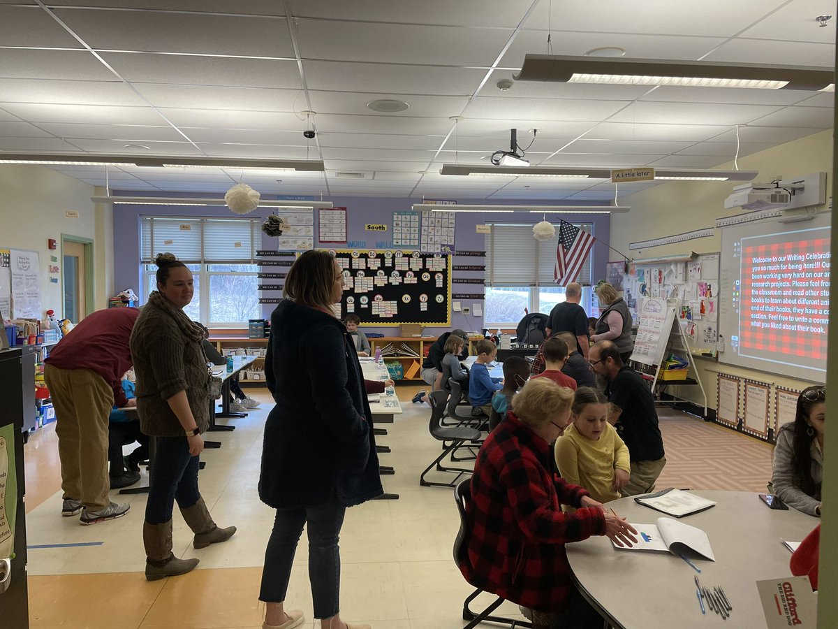 GeigerGators's tweet image. 2nd grade writing celebration!