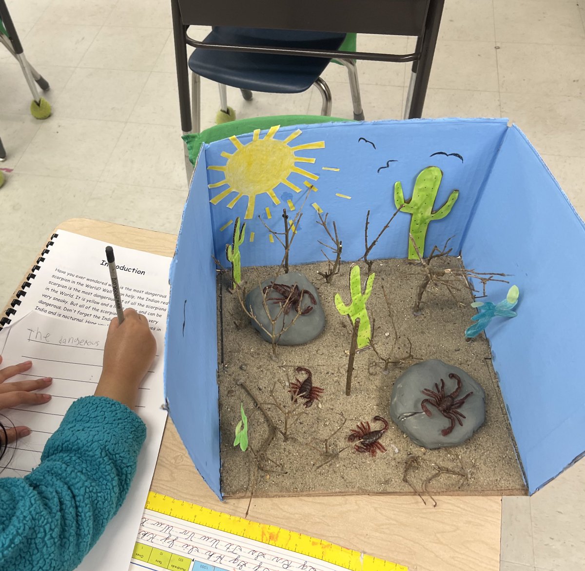StadleyRough's tweet photo. Mr. Cerlich and Mrs. Calabrese loved visiting Ms. Ireland's 3rd graders for their author share! Ss were busy in their gallery walk reading about animals and jotting down a favorite fact learned! 🤓👏🏼 #STRreaders https://t.co/q0QQBNa9SR