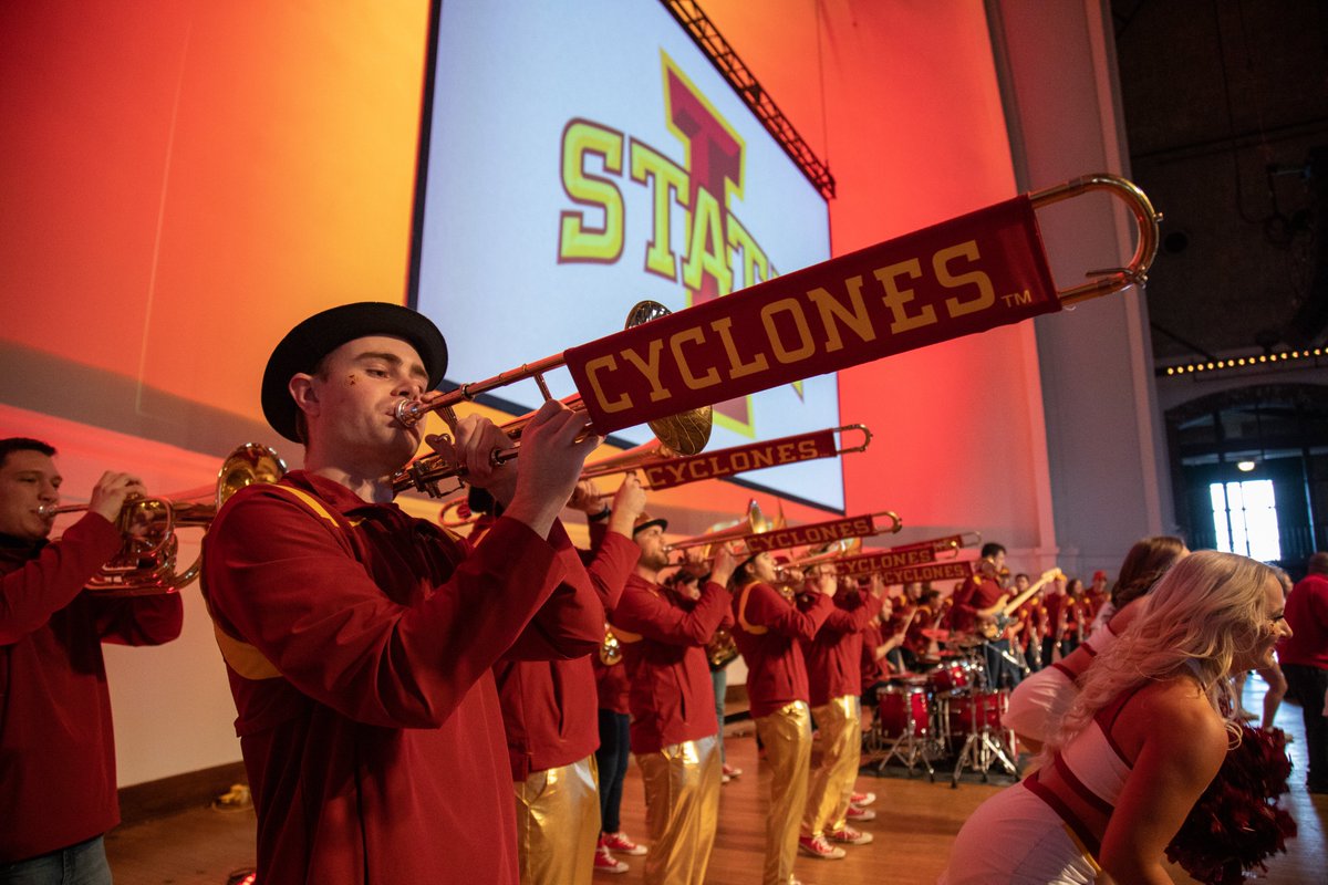 isualum's tweet photo. Sweet Home Chicago! What a turnout for today's @CycloneMBB pep rally at Navy Pier! 

#CyclonesEverywhere https://t.co/fhyFUfAefC