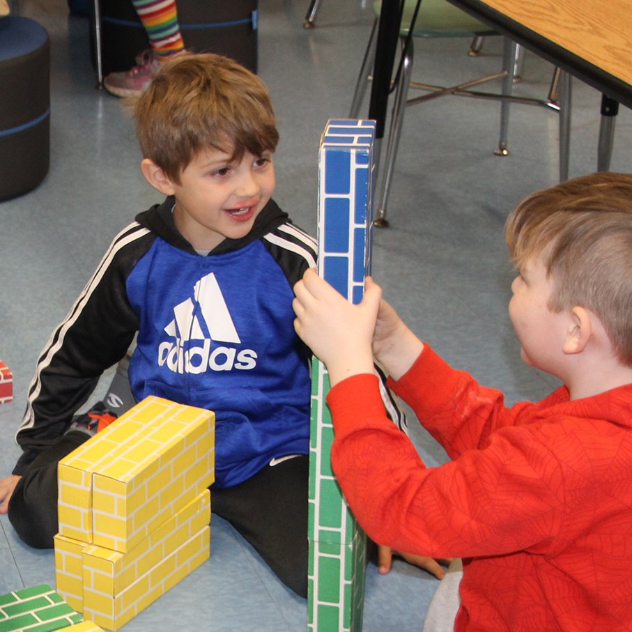 SpencerportCSD's tweet photo. Our elementary students enjoyed a fun Day of Play, with activities that focused on the social-emotional aspects of play, taking turns, sportsmanship, and friendships. #BernabiSCSD https://t.co/67FGkYzayJ