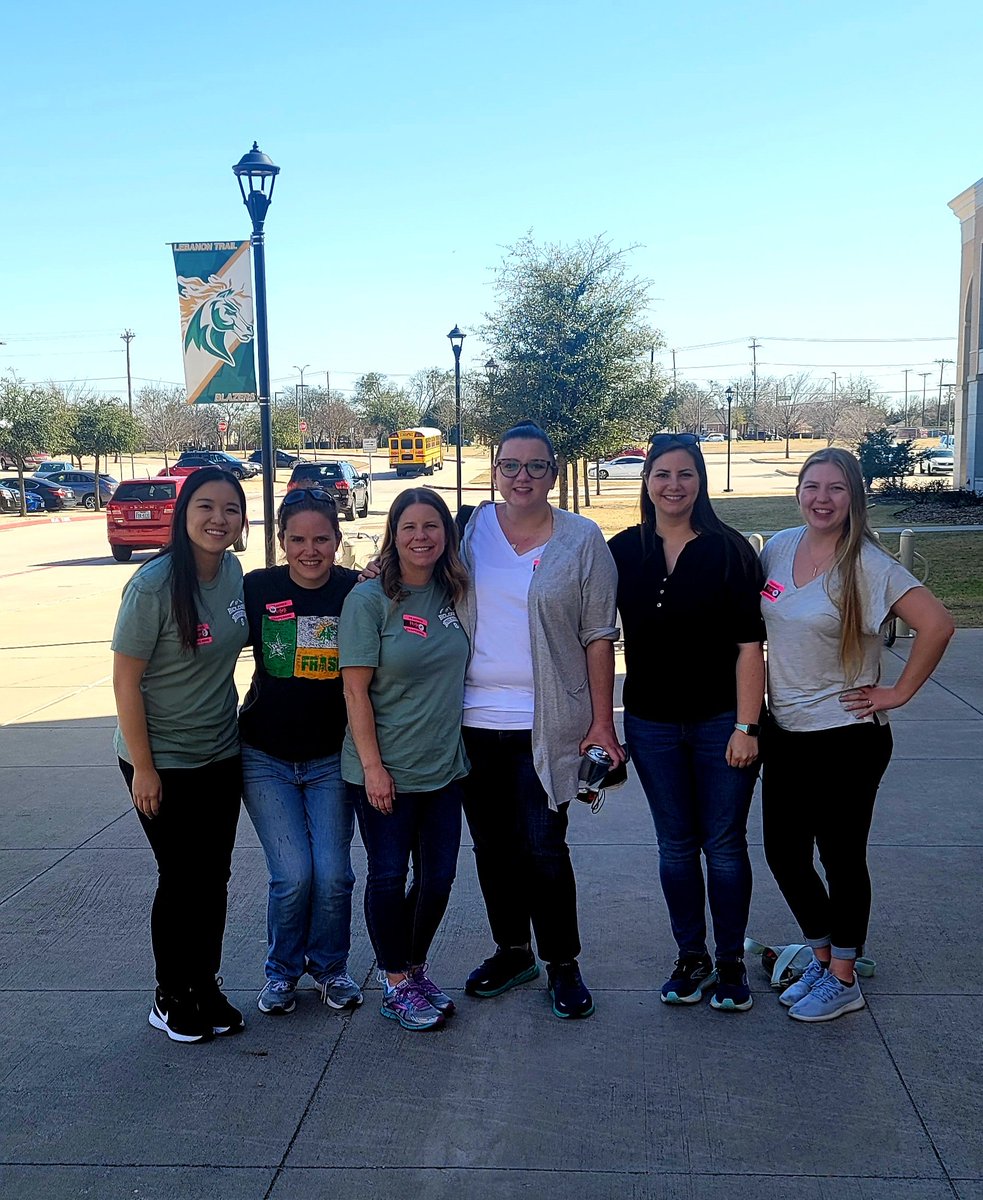 LTHScience's tweet photo. Sheep heart dissection with #apbiology and some of the people that helped make this trip possible! ❤️ @LebanonTrailHS https://t.co/cmpmOrW9pN