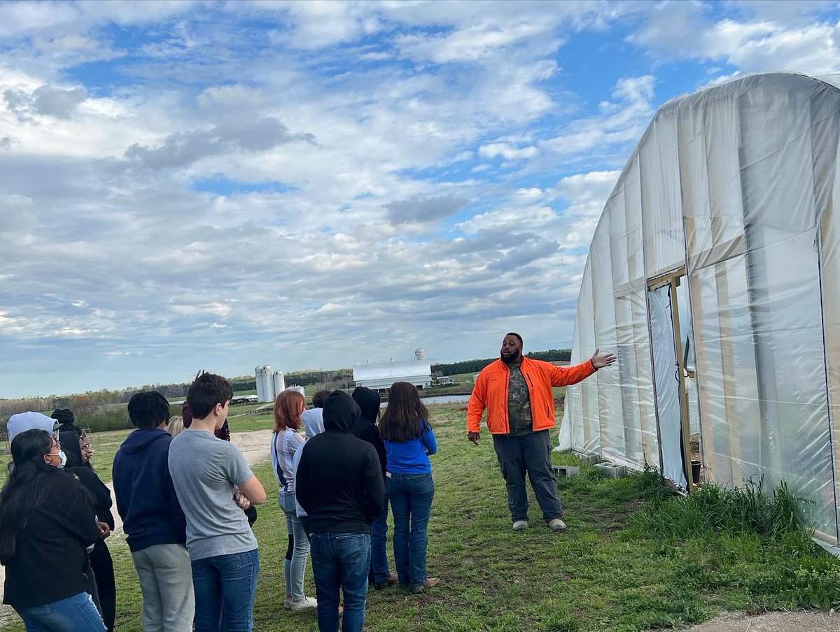 LHSSTEM5's tweet image. The LHS STEM Academy has such gratitude for @wisefarmerbrown and his family for their servant leadership and for sharing wisdom about how to use the land to serve our community. #lhsstemacademy #agriculture #servantleadership @LouisburgHSFCS @FCSchoolsNC