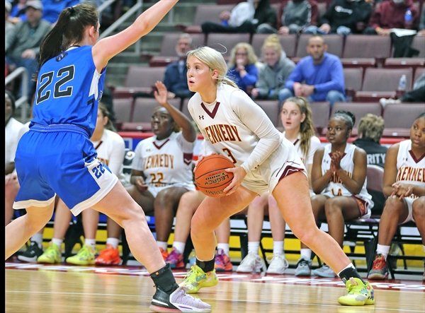 BellahDinardo's tweet photo. #3OUT #KCPRIDE Some may see this as an end..I see it as a BEAUTIFUL BEGINNING!! @BruinsAAU2020 @KC_GBB ALDERSSON HERE I COME!!! @ABUWBB @ABBattlers @GameGrinderQ #GRATEFUL KEEP WATCHING ME DAD!! THE BEST IS YET TO COME! #RIHDAD https://t.co/fXxoinH1uS